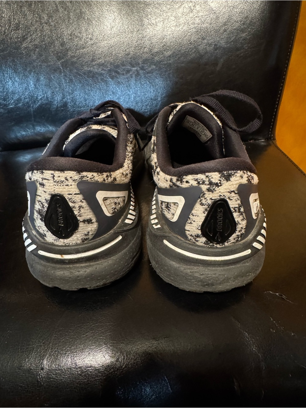 Brooks Adrenaline GTS 23 Womens 10 Shoes White Black Gray1203811B135 - Picture 4 of 8